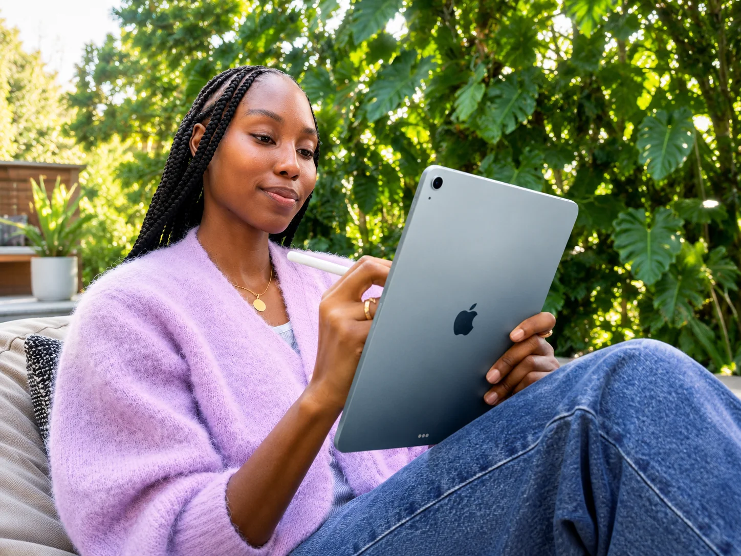 Apple iPad Air 11-inch is $100 OFF Right Now!